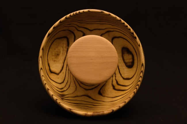 Bol à découper frêne zebré